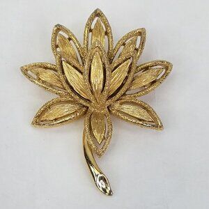 Avon Brooch Lotus Flower Mid-century Modern Brushed Cut Out Gold Tone 3D Pin VTG